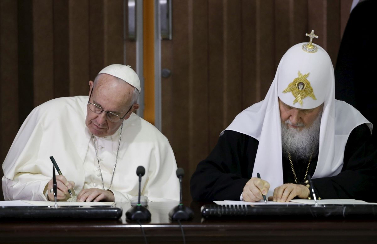 François rejette la papauté et davantage dans la nouvelle déclaration commune avec le schismatique Kirill