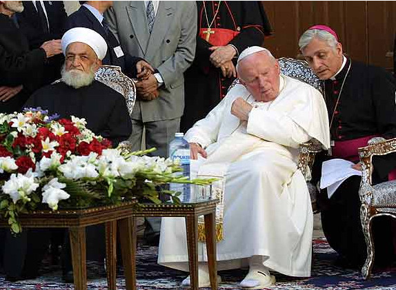 Jean-Paul II au côté de l’infidèle grand mufti, le cheikh Ahmad Kaftaro