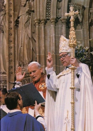 Jean-Paul II et un laïc schismatique qui dirigeait la secte anglicane